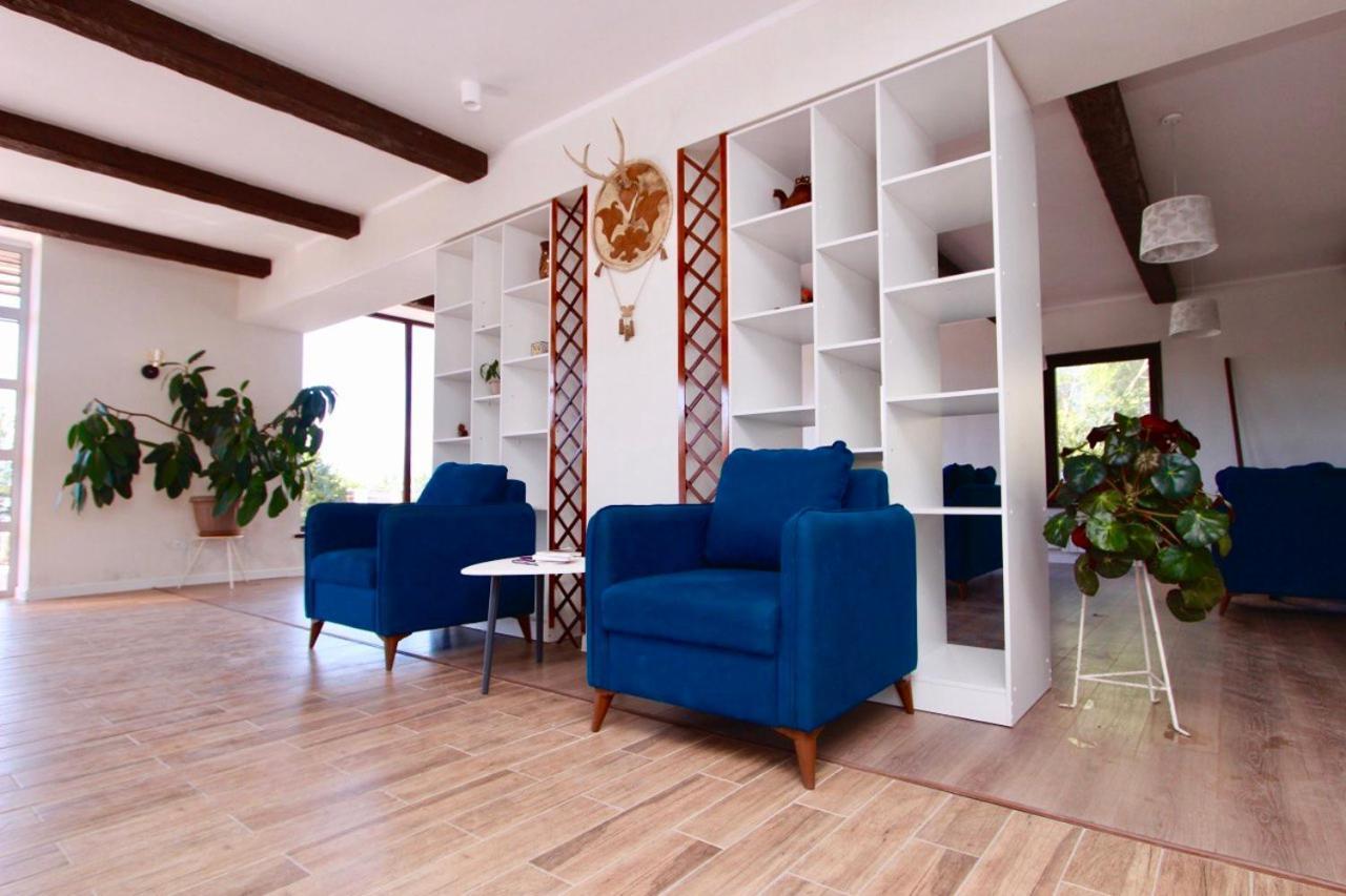 Muras Hotel Каракол Екстериор снимка