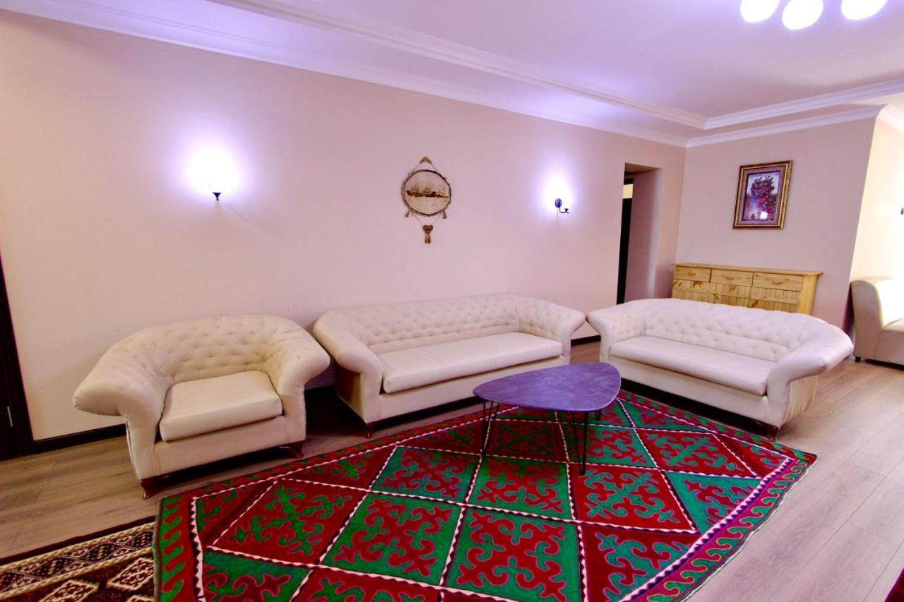 Muras Hotel Каракол Екстериор снимка