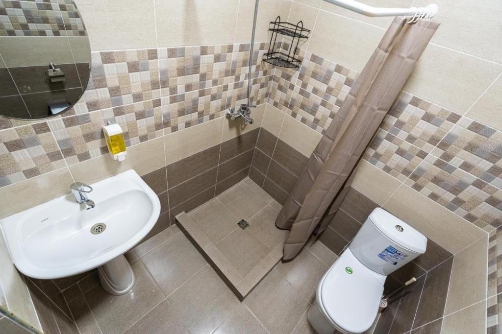 Muras Hotel Каракол Екстериор снимка