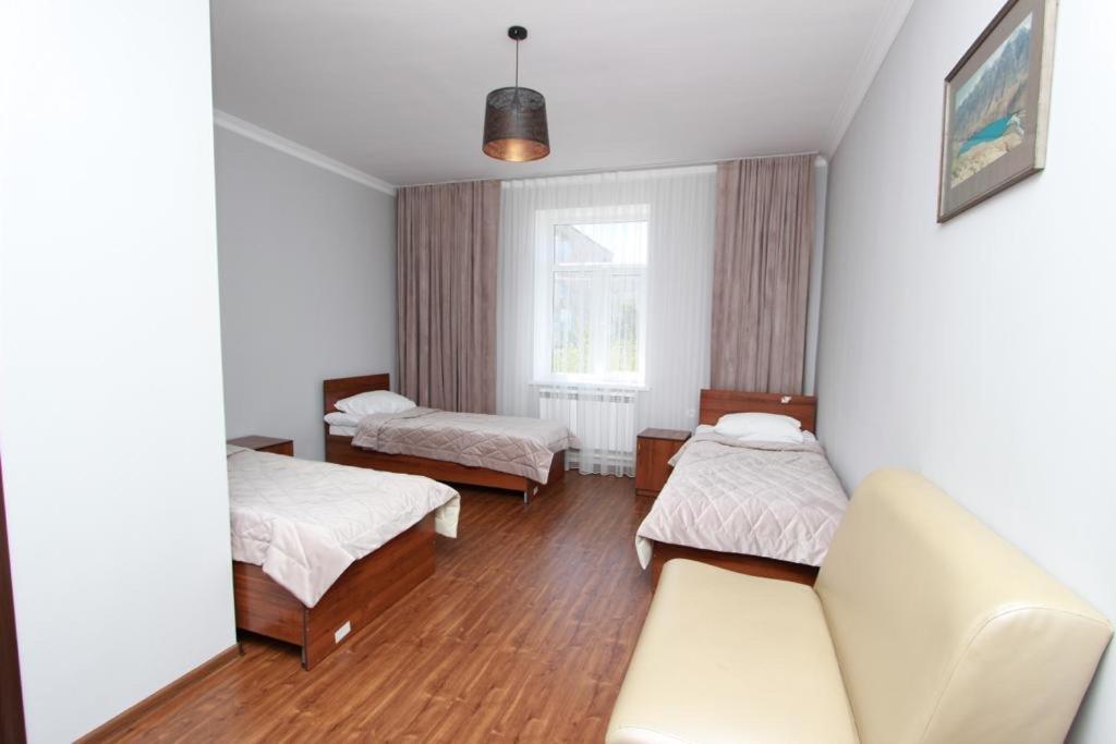 Muras Hotel Каракол Екстериор снимка